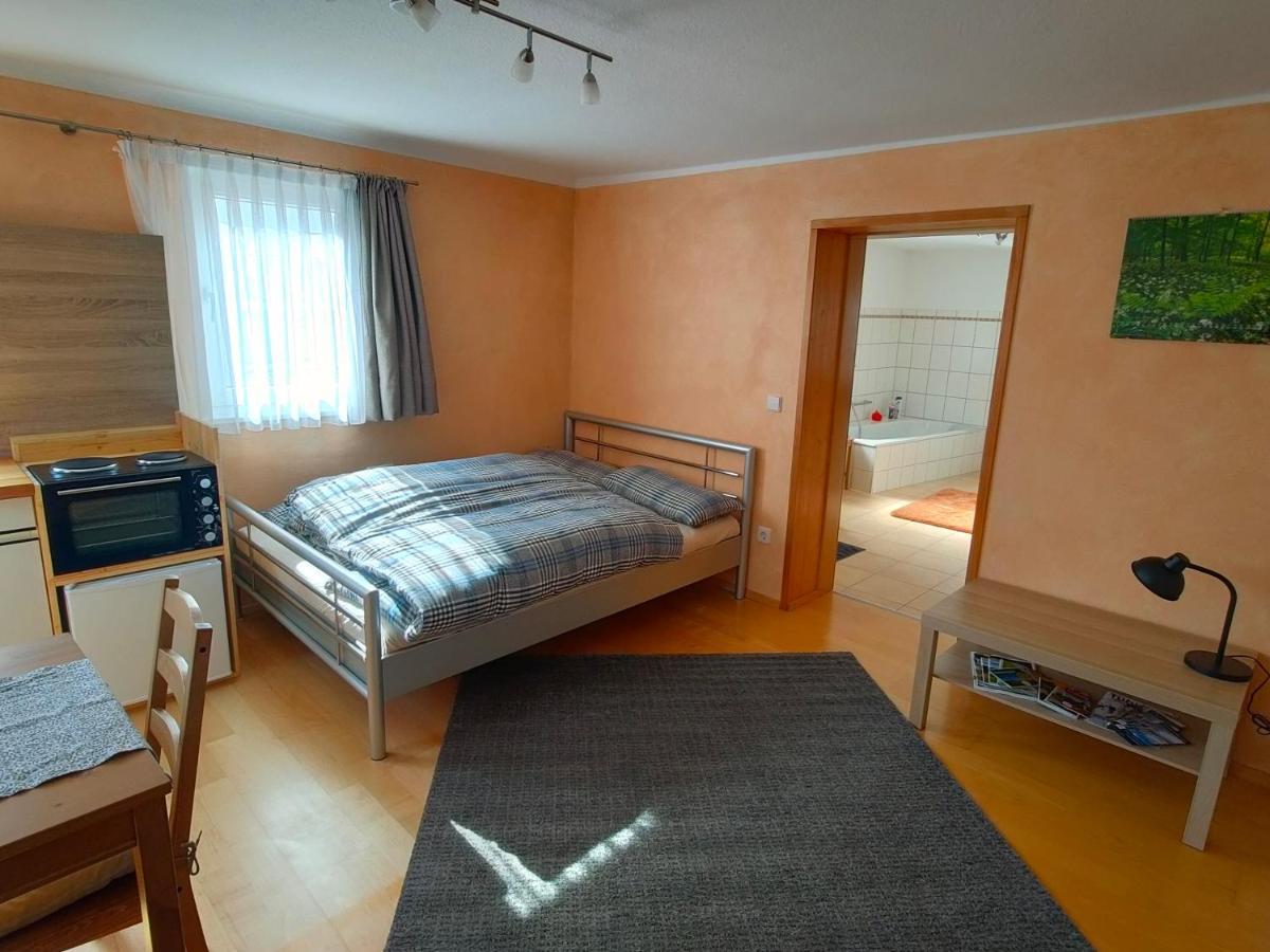 Zentrale & Ruhige Ferienwohnung Mössingen Exteriör bild